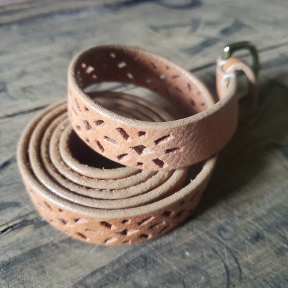 J.CREW Vintage Taupe Brown Leather Eyelit Laser-Cut Perforated Slim Belt SZ S - Picture 2 of 10